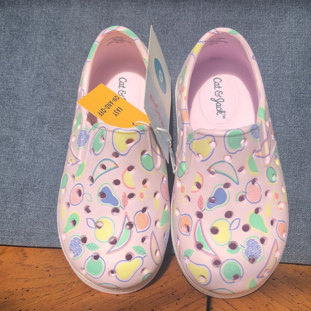 Cat and Jack slip on croc style shoe. Size 6.